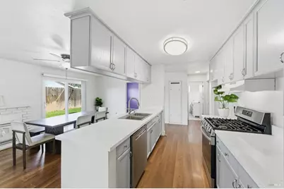 2049 Swan Way, Fairfield, CA 94533 - Photo 9