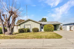 428 W F St, Dixon, CA 95620 - Photo 3