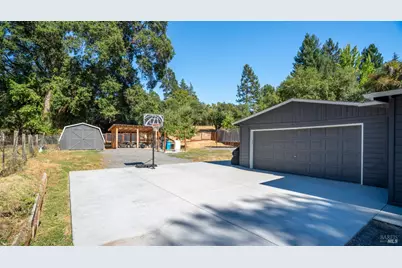 1550 Laguna Road, Santa Rosa, CA 95401 - Photo 9