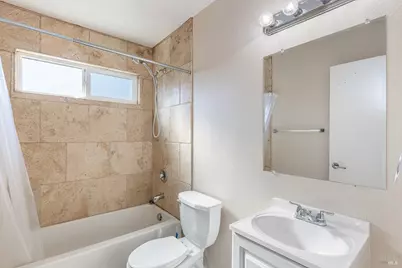 380 Claridge Court, Vacaville, CA 95687 - Photo 33