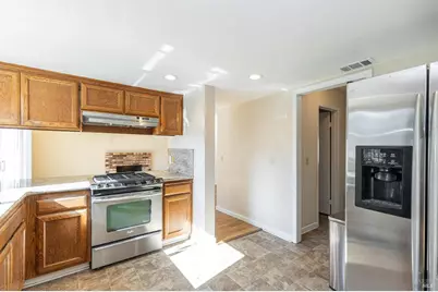 380 Claridge Court, Vacaville, CA 95687 - Photo 13