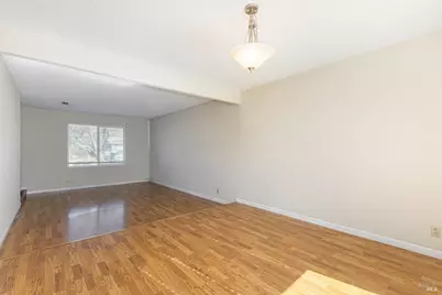 380 Claridge Court, Vacaville, CA 95687 - Photo 9