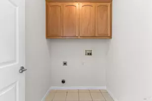 397 Parkview Dr, Healdsburg, CA 95448 - Photo 23