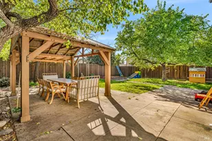 729 First St, Rodeo, CA 94572 - Photo 3