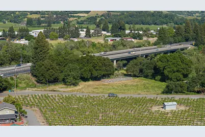 390 Magnolia Drive, Healdsburg, CA 95448 - Photo 13