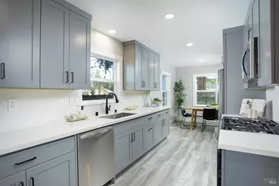 409 W C Street, Dixon, CA 95620 - Photo 9