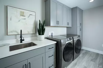 409 W C Street, Dixon, CA 95620 - Photo 17