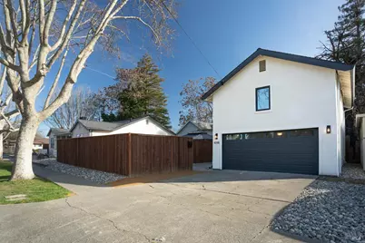 409 W C Street, Dixon, CA 95620 - Photo 5