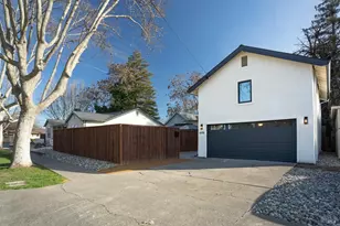 409 W C St, Dixon, CA 95620 - Photo 5