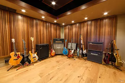 1170 Bayview Avenue, Napa, CA 94559 - Photo 33