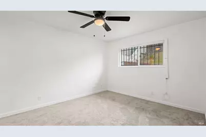 818 Falcon Drive, Vallejo, CA 94589 - Photo 17