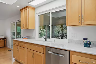 6480 Meadowridge Drive, Santa Rosa, CA 95409 - Photo 11