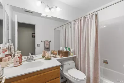 701 Oak Brook Drive, Vacaville, CA 95687 - Photo 25