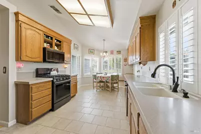 701 Oak Brook Drive, Vacaville, CA 95687 - Photo 9