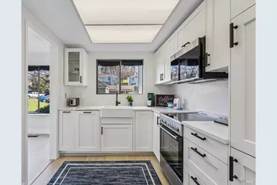 2 Lakeview Court, Novato, CA 94947 - Photo 11