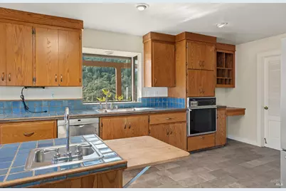 1411 Oak Knoll Road, Ukiah, CA 95482 - Photo 13