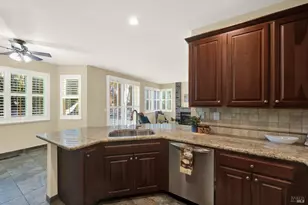 155 Fallen Leaf Dr, Vacaville, CA 95687 - Photo 17