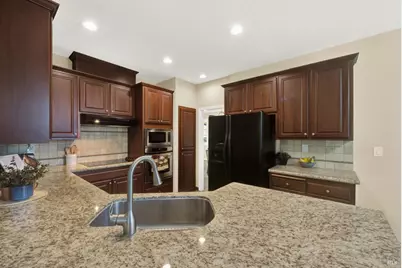 155 Fallen Leaf Drive, Vacaville, CA 95687 - Photo 15