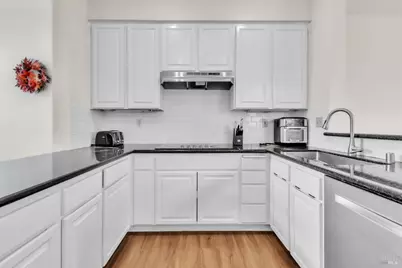 16 Arrowhead Court, Petaluma, CA 94954 - Photo 3