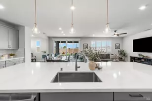 745 Jasmine St, Dixon, CA 95620 - Photo 11