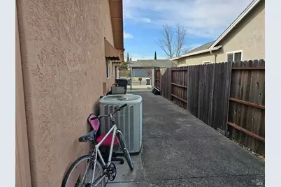 904 Shelduck Court, Suisun City, CA 94585 - Photo 11