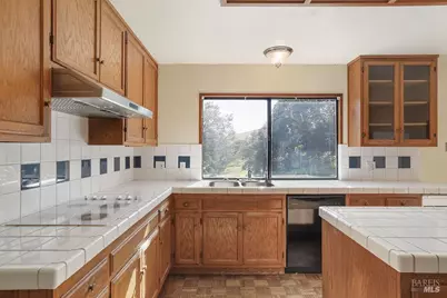 2410 Oakridge Lane, Benicia, CA 94510 - Photo 47