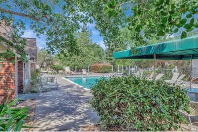 68 Village Circle, San Rafael, CA 94903 - Photo 5