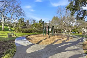 68 Village Cir, San Rafael, CA 94903 - Photo 23