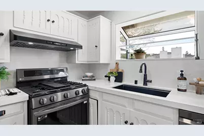 6 Sherwood Place, Novato, CA 94945 - Photo 11