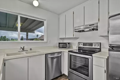 18528 N Shore Drive, Hidden Valley Lake, CA 95467 - Photo 15