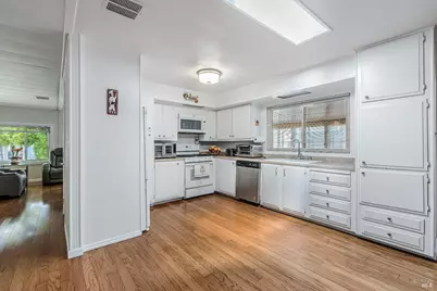 815 Las Palmas Avenue, Novato, CA 94949 - Photo 3