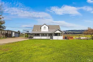 166 Davis Ln, Penngrove, CA 94951 - Photo 3