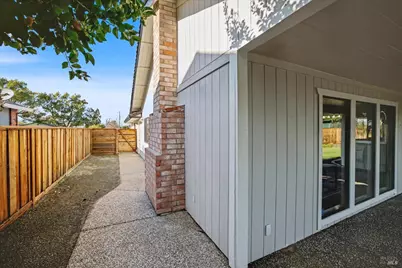 580 Yellowstone Drive, Vacaville, CA 95687 - Photo 37