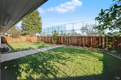 580 Yellowstone Drive, Vacaville, CA 95687 - Photo 33