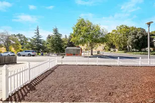 101 Panorama Dr, Benicia, CA 94510 - Photo 37