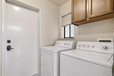 879 Oxford Way, Benicia, CA 94510 - Photo 25