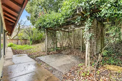 879 Oxford Way, Benicia, CA 94510 - Photo 29