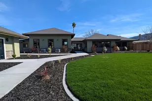 8 Camellia Dr, Calistoga, CA 94515 - Photo 25