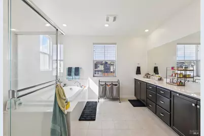 2464 Lake Club Drive, Fairfield, CA 94533 - Photo 23