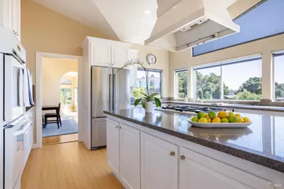 2901 Las Gallinas Avenue, San Rafael, CA 94903 - Photo 9