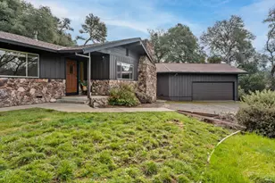1261 Deerwood Dr, Ukiah, CA 95482 - Photo 1