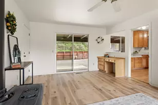 1261 Deerwood Dr, Ukiah, CA 95482 - Photo 9