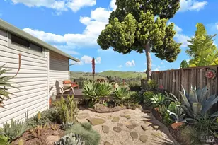 1000 Topsail Dr, Vallejo, CA 94591 - Photo 33