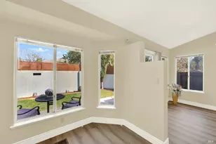 329 Ridgecrest Cir, Suisun City, CA 94585 - Photo 21