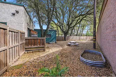 220 Carrillo Street, Santa Rosa, CA 95401 - Photo 27