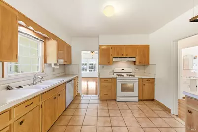 639 E 5th Street, Benicia, CA 94510 - Photo 9