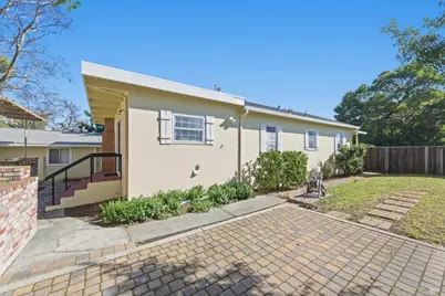 639 E 5th Street, Benicia, CA 94510 - Photo 23