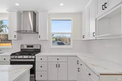 8 Corte Dorado Court, Benicia, CA 94510 - Photo 15