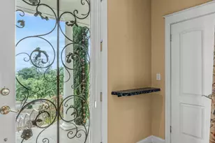 382 Lakeview Dr, Napa, CA 94559 - Photo 7