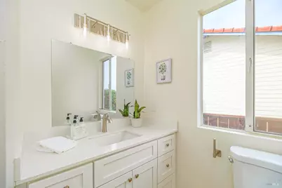 45 Del Oro Lagoon Drive, Novato, CA 94949 - Photo 31